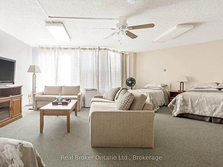 23 Woodlawn Rd E #811 — Photo 40