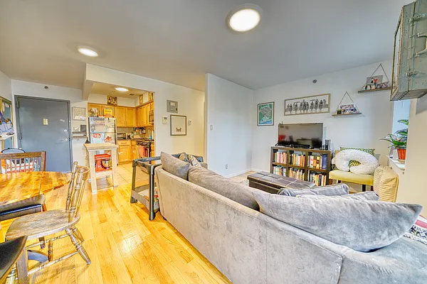 Rented by Sterling Realty Plus Inc | media 35