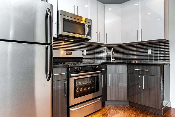 Rented by Nooklyn NYC LLC | media 81