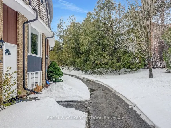 765 Springland Dr #B, Ottawa, ON K1V 6L9