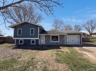 945 Countryside Dr, Troy, MO 63379