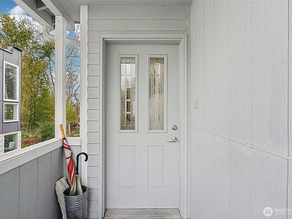 2nd image of 5926 32nd Avenue S