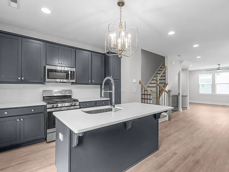 570 W End Dr — Photo 25