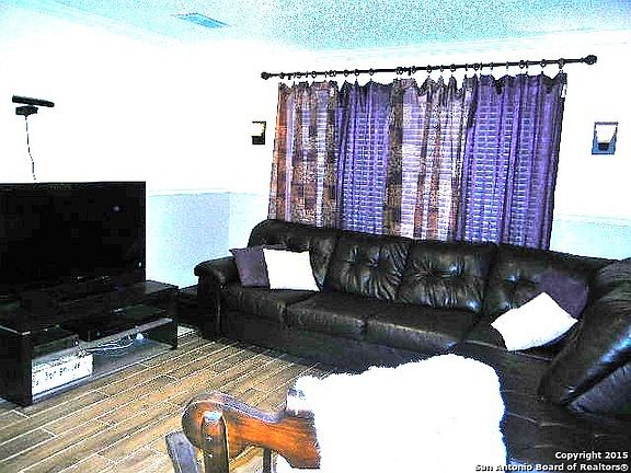 3rd image of 8426 Glen Mont Dr