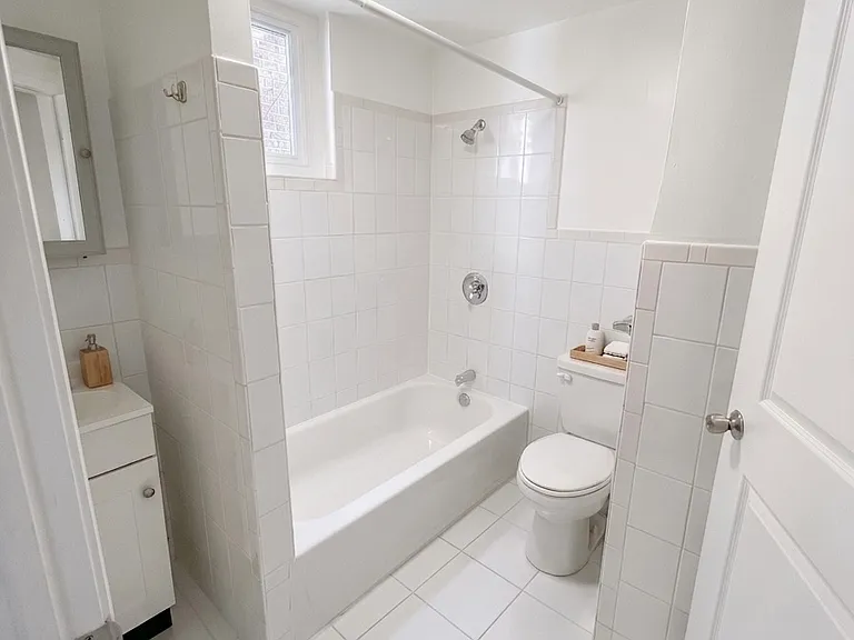 307 49th St #2 — Photo 5