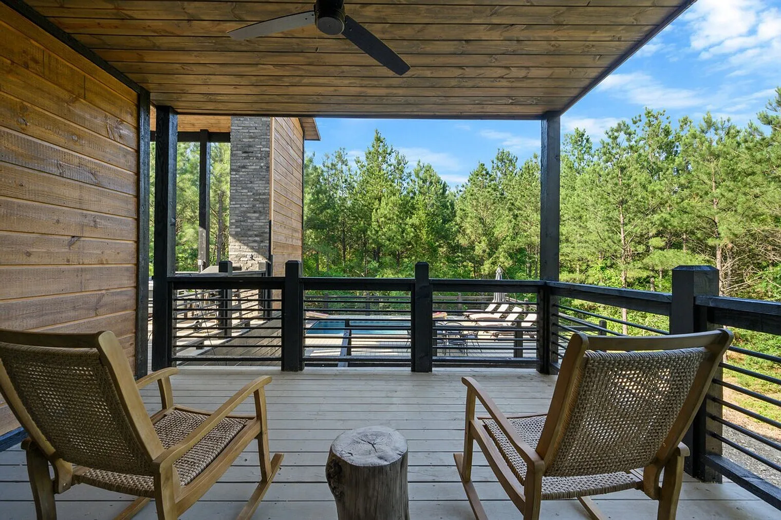 5 bed, 5.5 bath, 3756 sqft, $19,762 — Photo 2