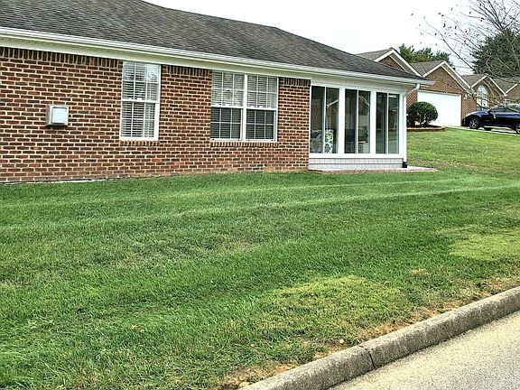 5th image of 260 Crockett Dr