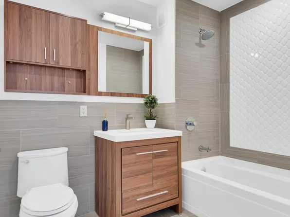 33-01 38th Avenue image 4 of 10