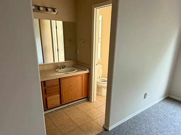 7502 NE Catherine Ct — Photo 7