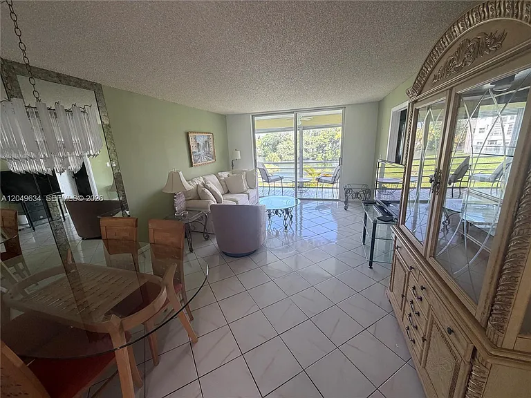 8135 Sunrise Lakes Blvd #210 — Photo 19