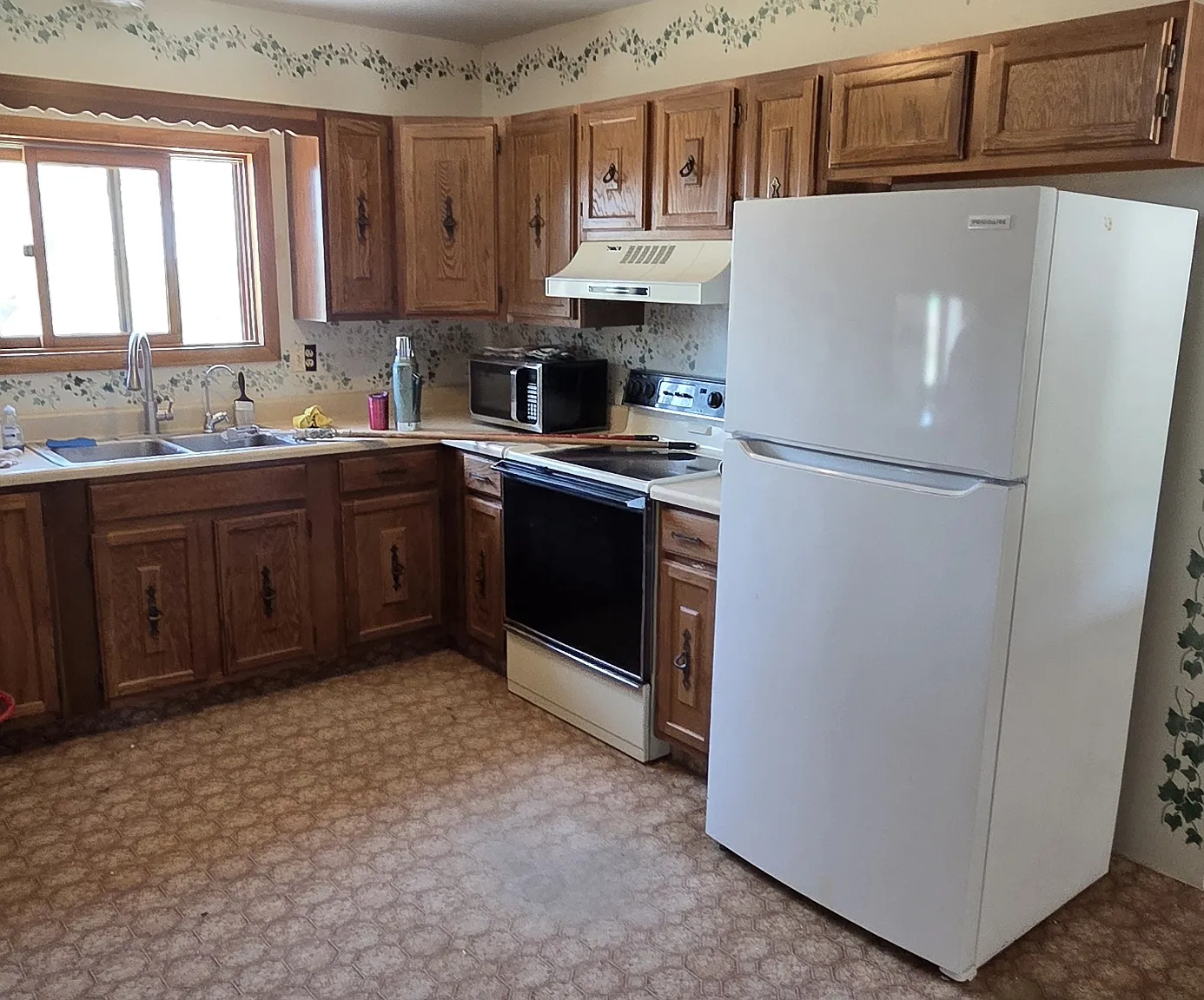 221 Cactus Drive - 1 — Photo 2