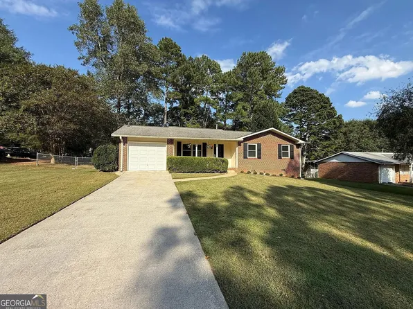 849 Pine Shadow Ln, Winder, GA 30680