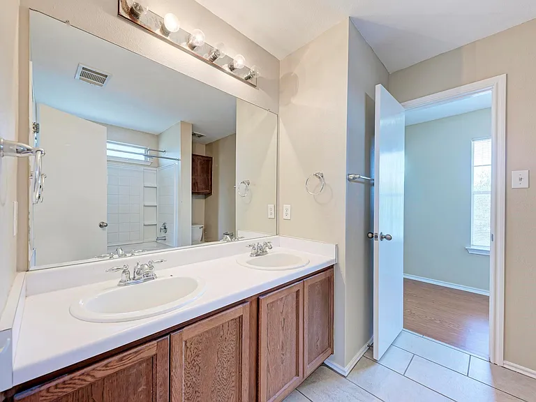 289 Drystone Trl — Photo 26