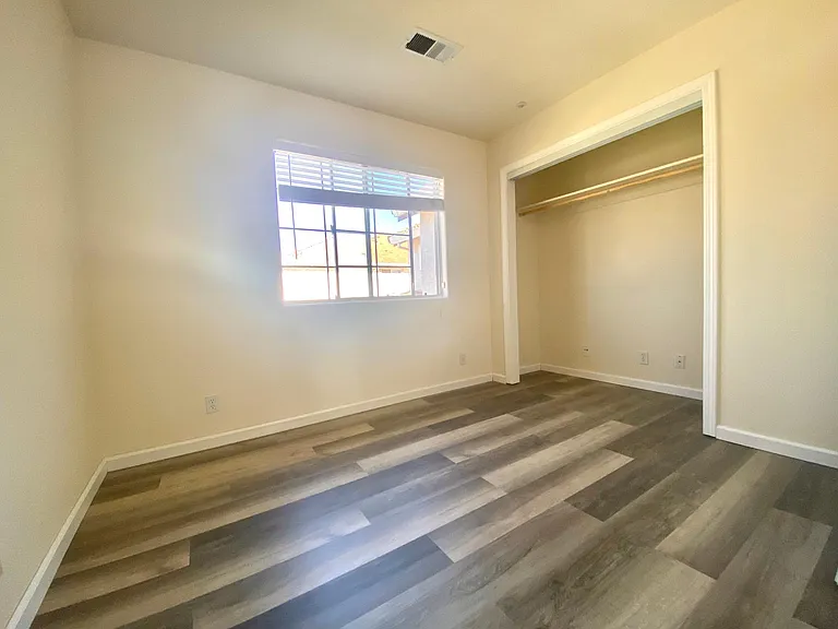 8 Lewis Cir — Photo 12