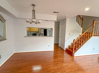 14425 Gringsby Ct, Centreville, VA 20120