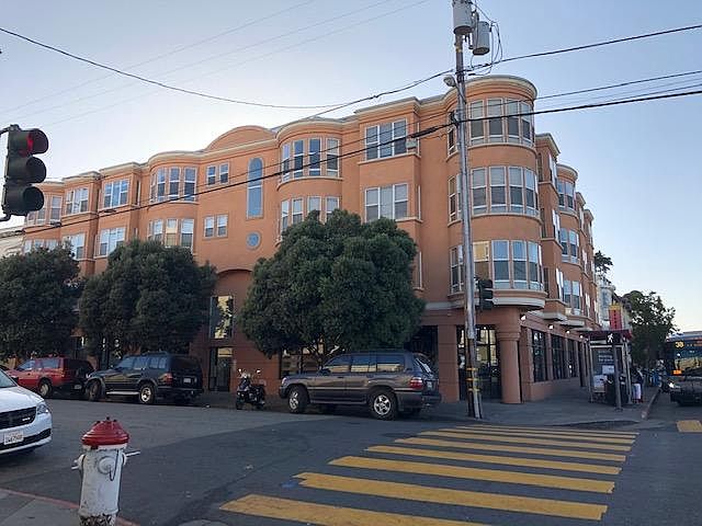1st image of 405 12th Ave APT 202