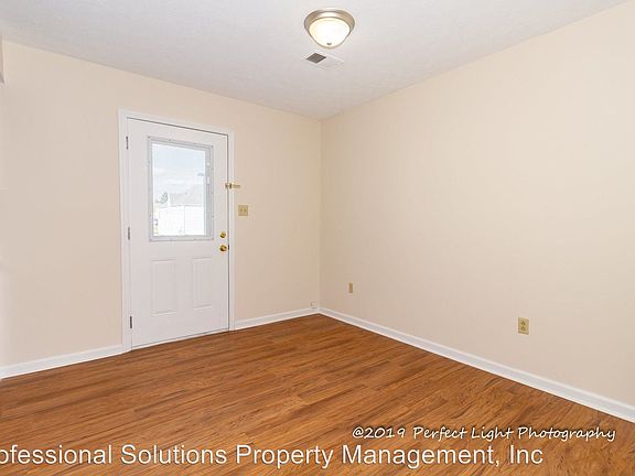 4th image of 429 Garden City Dr APT 3