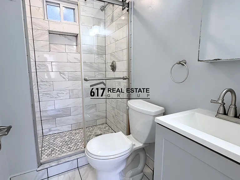235 E Eagle St #3 — Photo 5
