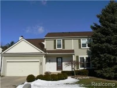 679 Whitney Dr, Rochester Hills, MI, 48307