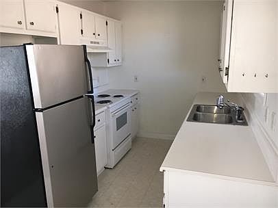 3rd image of 127 Lannes West Dr
