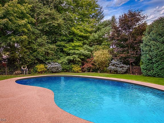 5th image of 32580 Shadowbrook Dr