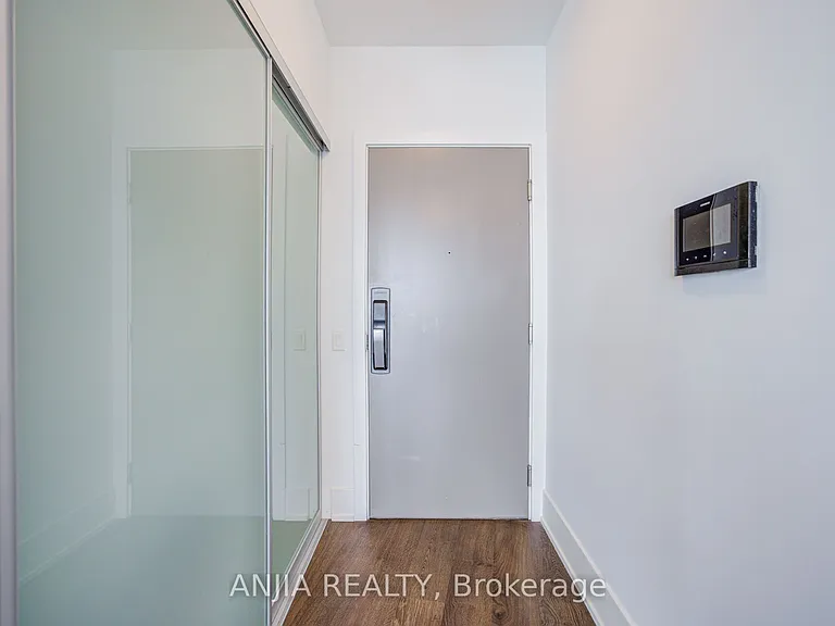 10 York St #5608 — Photo 11