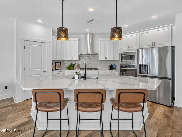 9807 Element Rd — Photo 1