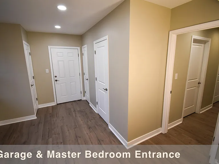 4823 Glenmina Dr — Photo 16