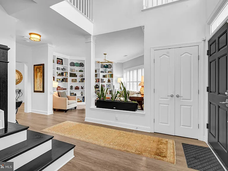 6719 Tennyson Dr — Photo 3