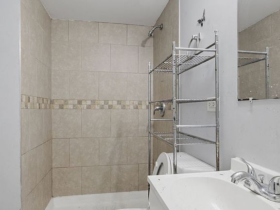 5th image of 3401 Seine Ct