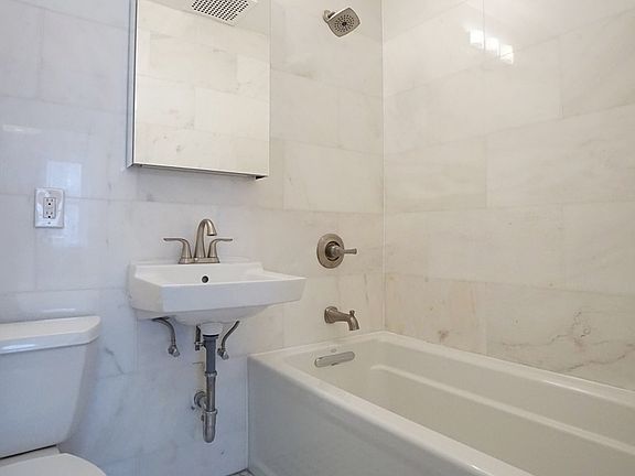 3rd image of 128 E 62nd St #4C