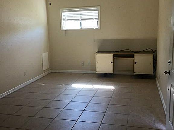 3rd image of 2626 E Bayshore Dr