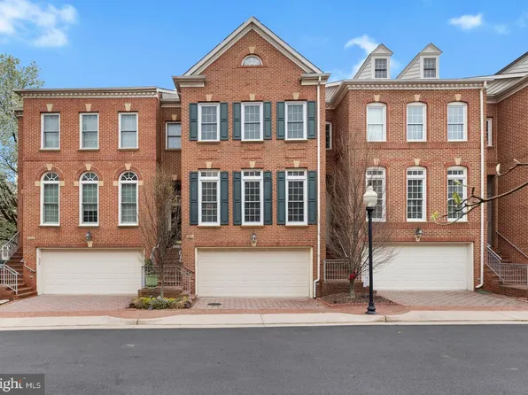 5249 Brawner Pl, Alexandria, VA 22304