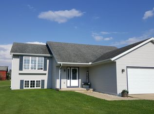 N6563 English Settlement Rd, Albany, WI 53502