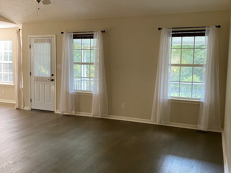 110 Brookwood Creek Dr — Photo 5