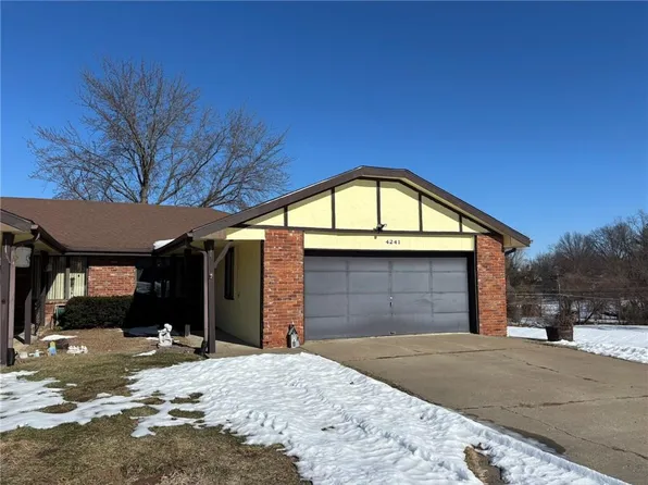 4241 Douglas St, Saint Joseph, MO 64506