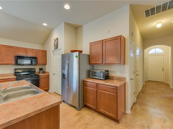 3rd image of 15108 Nordyke Ln