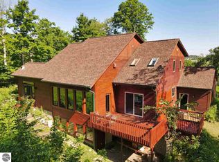 3244 Pembrook Dr, Traverse City, MI 49685