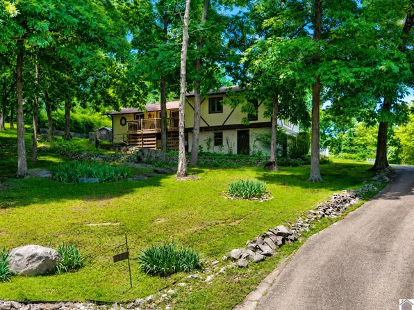 212 Bayview Dr, Eddyville, KY 42038