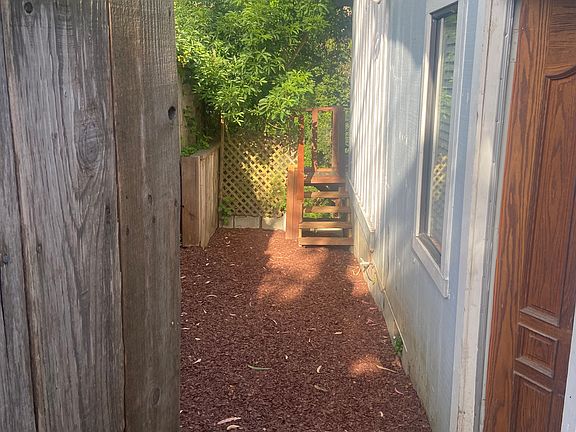 5th image of 214 Owen St