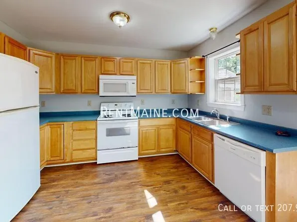 12 Ada Dr, Hermon, ME 04401