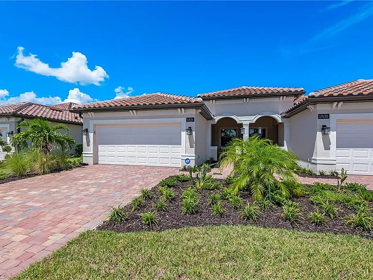 17434 Caravita Ln — Photo 2