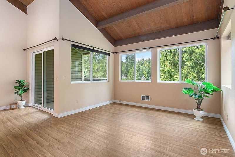 3rd image of 2 Marigold Drive #9
