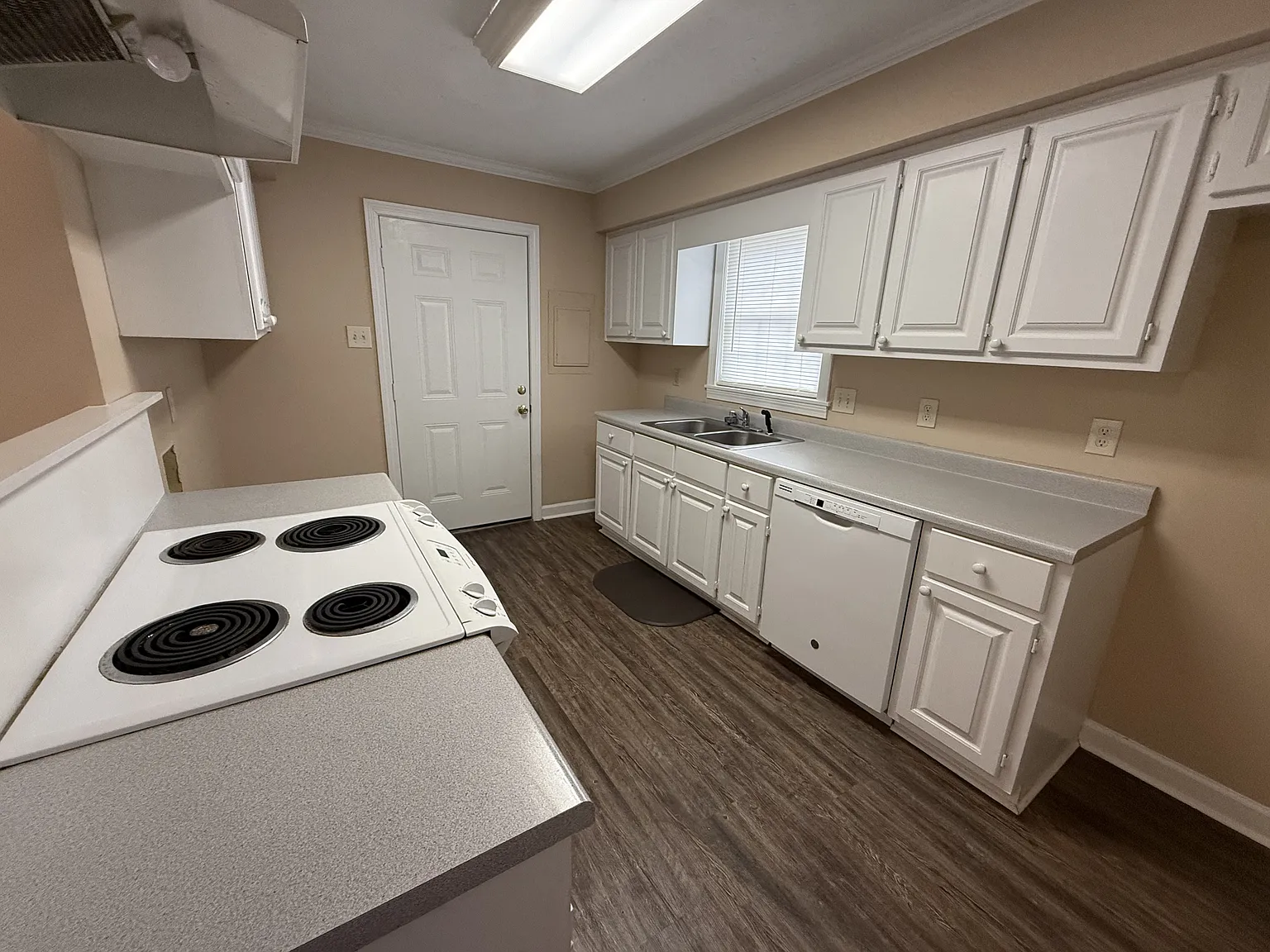 226 Hickory Trail - 1 — Photo 3