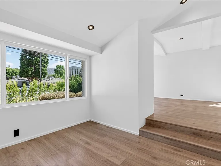 1713 W Alameda Ave — Photo 15
