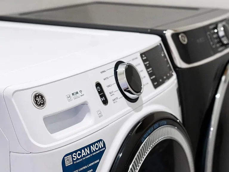 washer and dryer included