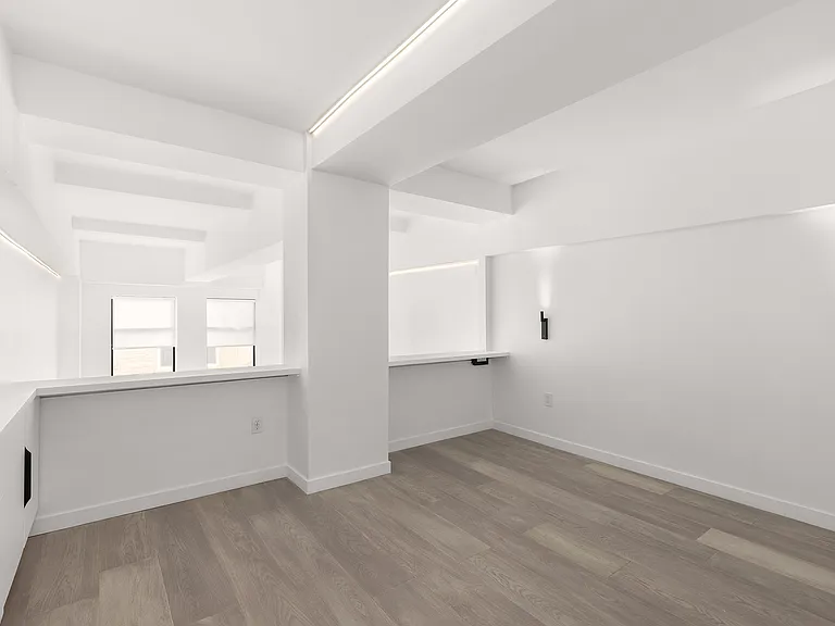 135 W 70th St #2C — Photo 7