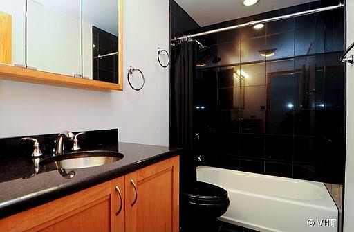 5th image of 741 S Claremont Ave APT 1