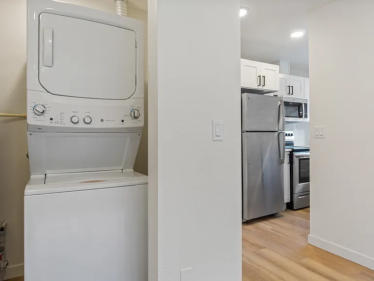 2140 SW Holden St #B3 — Photo 24