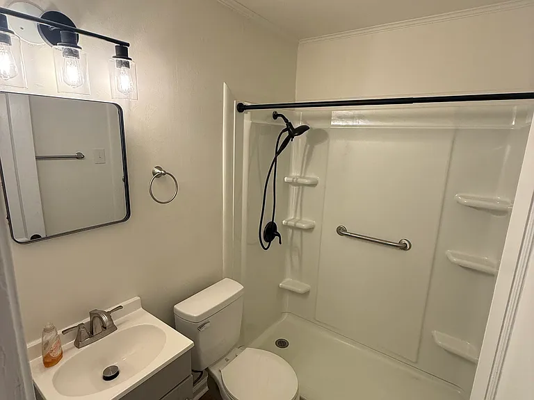 1003 William Dr — Photo 6